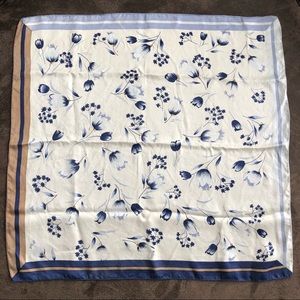 Pretty Silk Neck Scarf -OS- in a delicate floral pattern